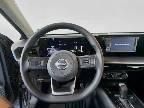 Used 2025 Nissan Kicks S AWD/4WD image 9
