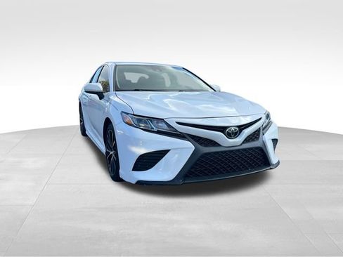 Used 2020 Toyota Camry SE image 7