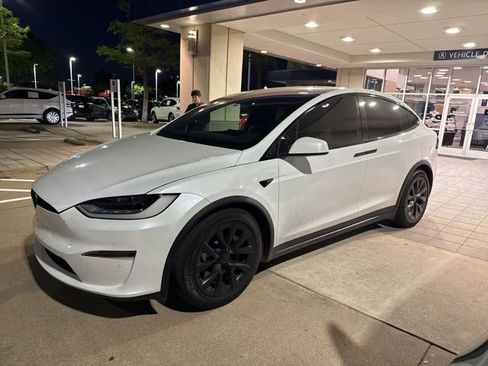 Used 2022 Tesla Model X image 2