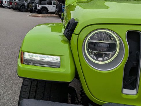 Used 2021 Jeep Wrangler Unlimited Sahara image 11