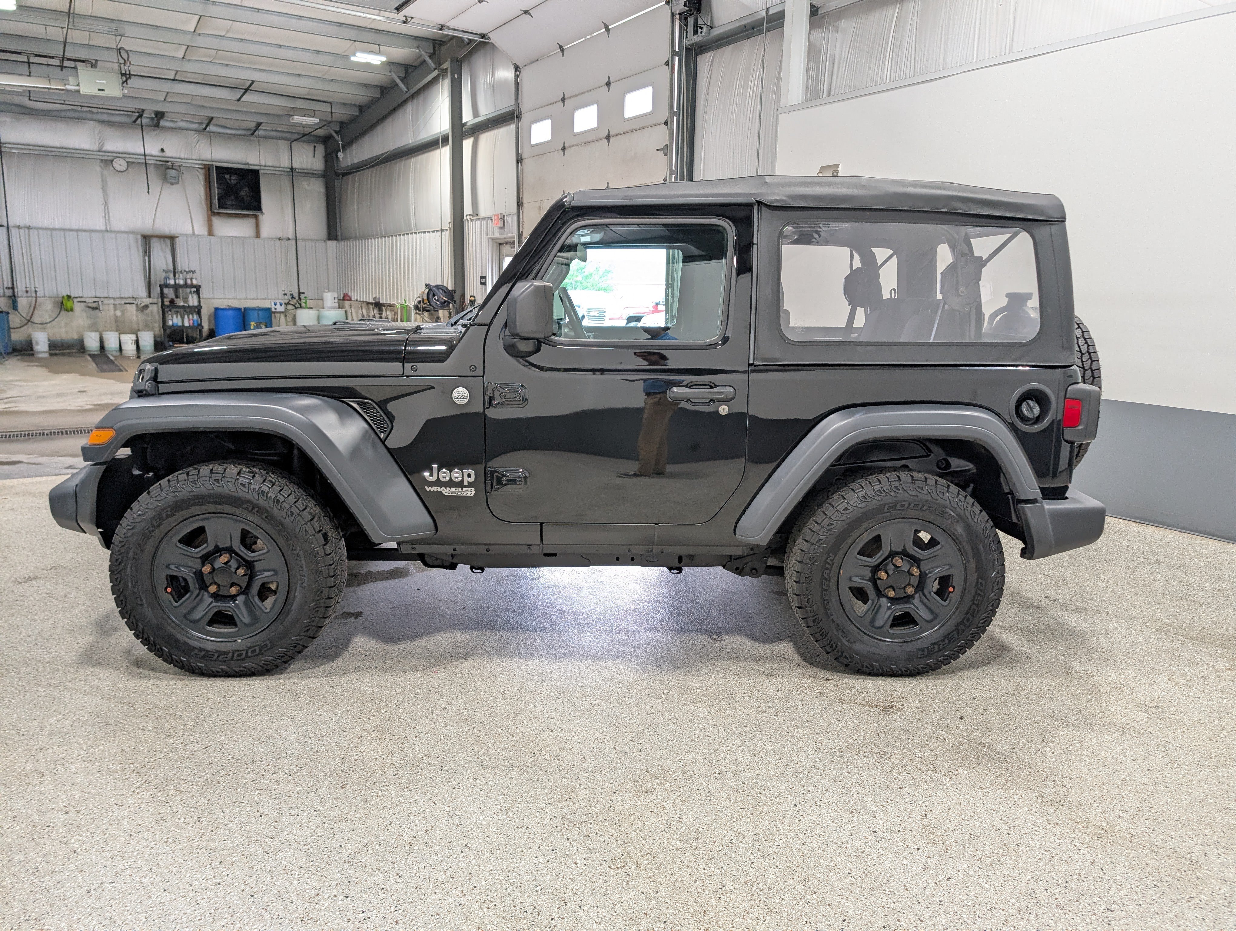 Used 2020 Jeep Wrangler Sport AWD/4WD image 5
