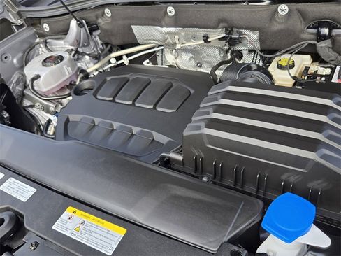 Certified 2025 Volkswagen Atlas SE w/ Panoramic Sunroof Package image 18