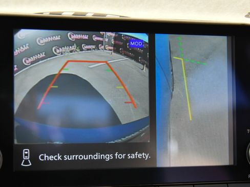 Used 2025 Nissan Sentra SV w/ SV Premium Package image 21