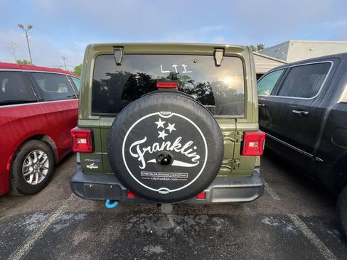Used 2022 Jeep Wrangler Unlimited Sahara AWD/4WD image 3