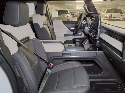 Used 2026 GMC Hummer EV SUV image 6