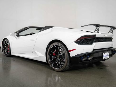 Used 2019 Lamborghini Huracan LP 580-2 RWD image 6