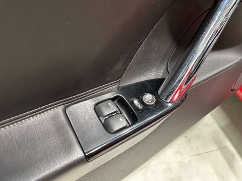 Used 2008 Saturn Sky Red Line RWD image 19