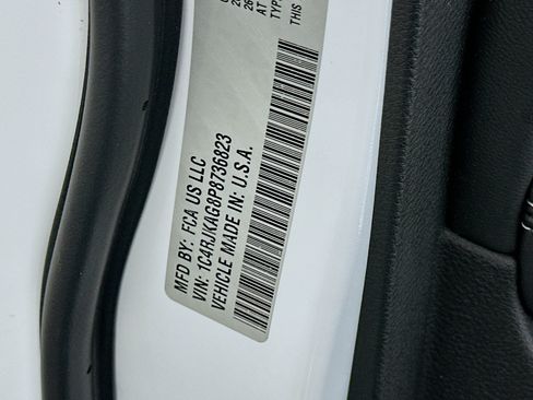 Used 2023 Jeep Grand Cherokee L Laredo AWD/4WD image 12