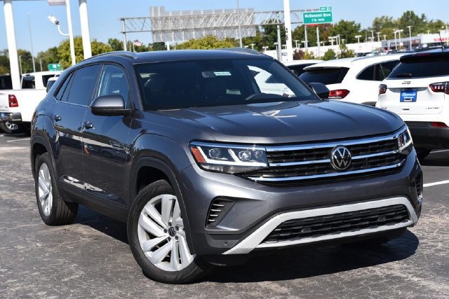 Certified 2023 Volkswagen Atlas Cross Sport SE w/ Panoramic Sunroof Package AWD/4WD image 2