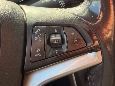 Used 2020 Chevrolet Trax LT w/ LT Convenience Package image 22