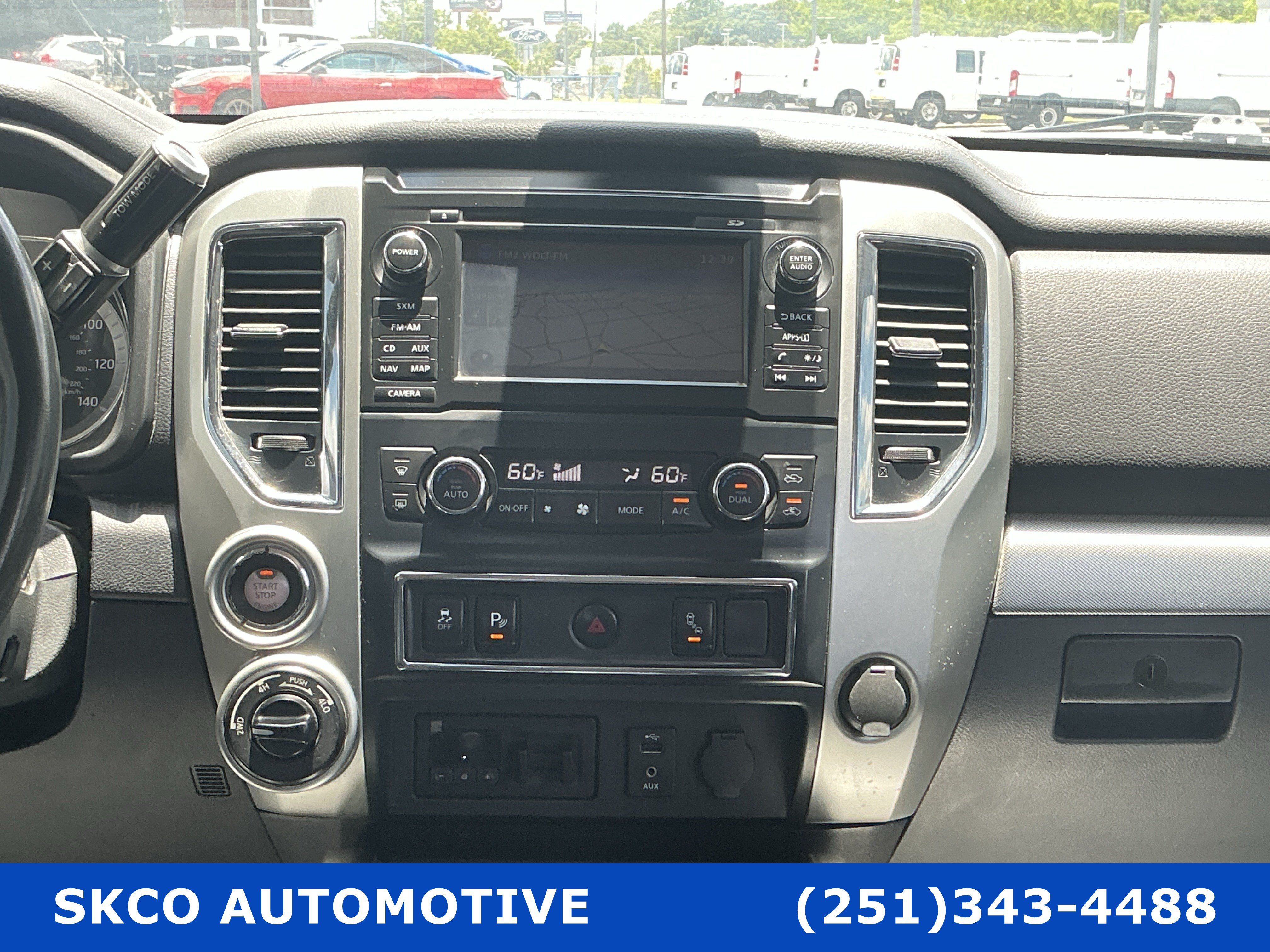 Used 2017 Nissan Titan PRO-4X AWD/4WD image 9