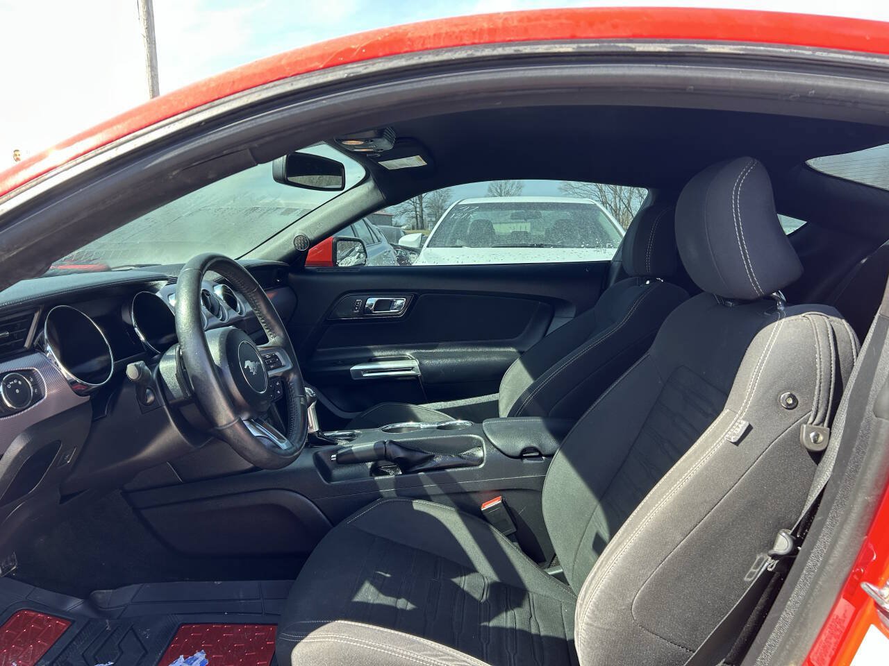 Used 2017 Ford Mustang Coupe RWD image 11