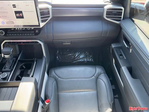 Certified 2025 Toyota Sequoia Platinum image 16