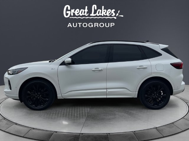 Used 2023 Ford Escape ST-Line Elite w/ Premium Technology Package AWD/4WD image 2