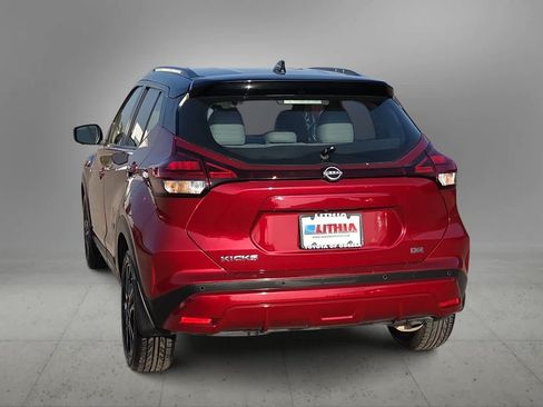 Used 2023 Nissan Kicks SR w/ SR Premium Package FWD image 7