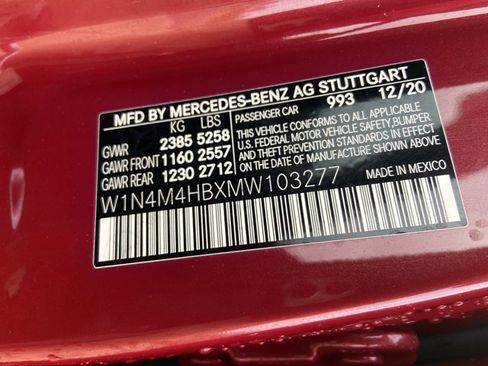 Used 2021 Mercedes-Benz GLB 250 4MATIC image 32