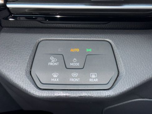 Used 2024 Volkswagen ID.4 Pro S image 17