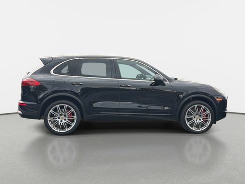 Used 2015 Porsche Cayenne Turbo AWD/4WD image 2