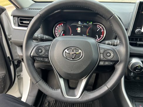 Used 2024 Toyota RAV4 XLE Premium image 17