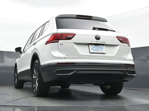 Used 2023 Volkswagen Tiguan SE w/ Panoramic Sunroof Package FWD image 26