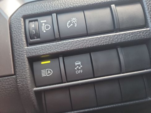 Used 2024 Toyota Tacoma SR5 AWD/4WD image 27