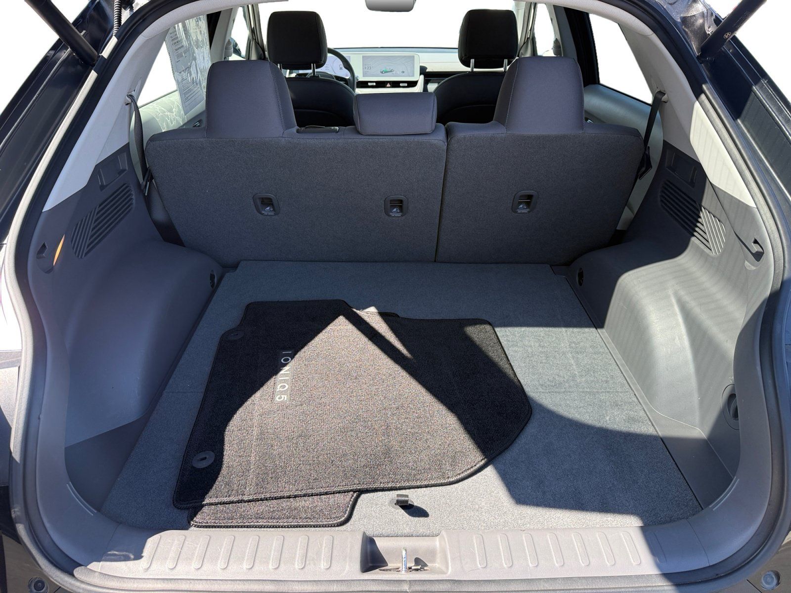 Used 2024 Hyundai Ioniq 5 SEL RWD image 17