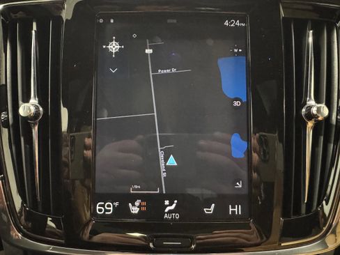 Used 2018 Volvo V90 T6 Cross Country w/ Convenience Package image 12