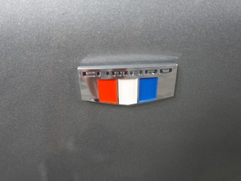 Used 2023 Chevrolet Camaro LT w/ Technology Package RWD image 18