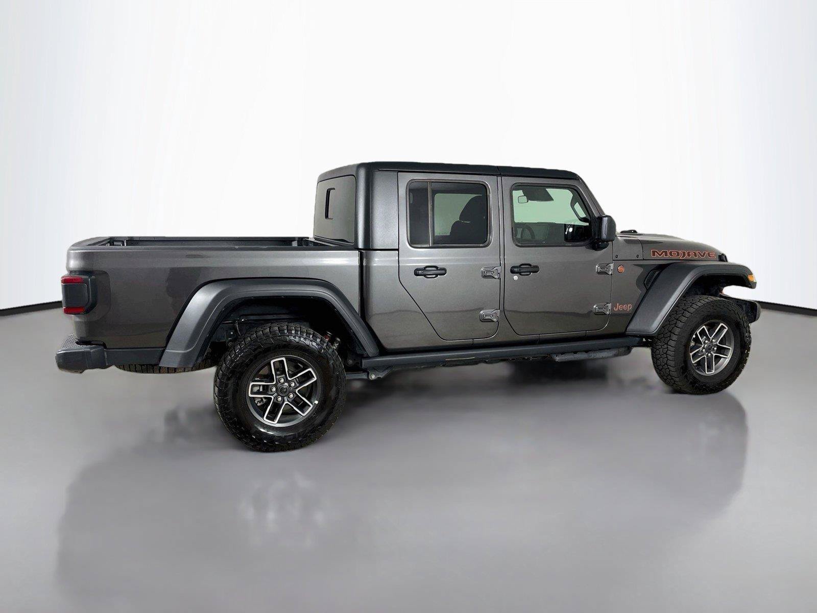 Used 2026 Jeep Gladiator Mojave AWD/4WD image 16