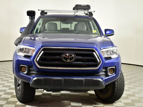 Used 2022 Toyota Tacoma SR5 w/ Technology Package image 5