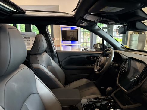 New 2026 Subaru Forester Sport AWD/4WD image 33