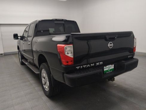 Used 2017 Nissan Titan SV RWD image 5