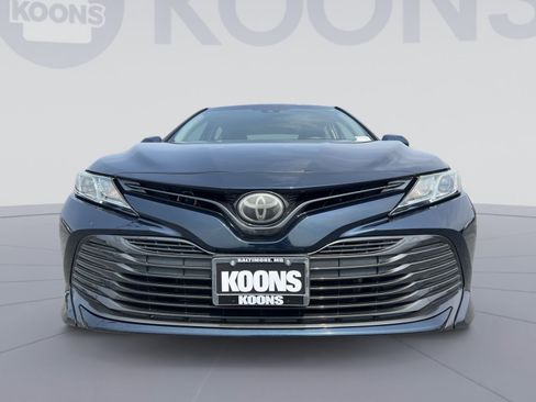 Used 2018 Toyota Camry FWD image 10
