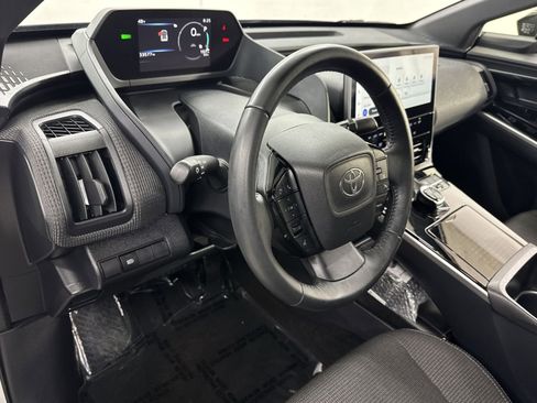 Used 2023 Toyota bZ4X XLE image 7