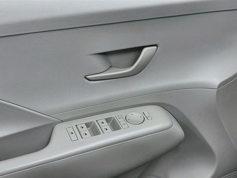 Used 2025 Hyundai Kona SEL FWD image 15