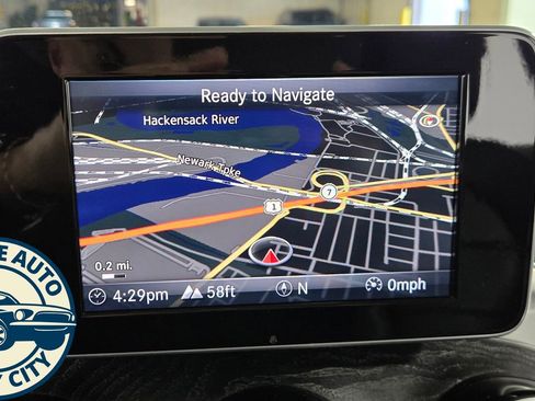 Used 2019 Mercedes-Benz GLC 300 4MATIC w/ Premium Package image 14