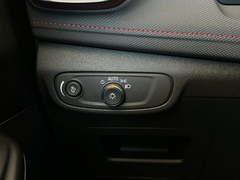 Used 2024 Chevrolet TrailBlazer RS w/ Convenience Package FWD image 27
