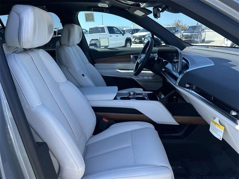 New 2026 Cadillac Vistiq Luxury image 32