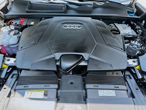 Used 2023 Audi Q8 Premium Plus w/ Premium Plus Package AWD/4WD image 34