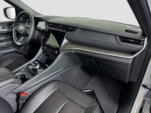 New 2025 Jeep Grand Cherokee Limited image 29