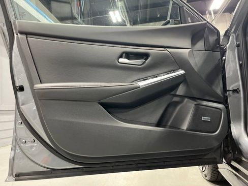 Used 2023 Nissan Sentra SR w/ SR Premium Package FWD image 10