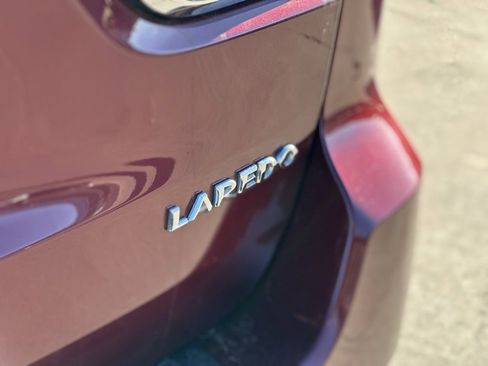 Used 2021 Jeep Grand Cherokee Laredo image 28