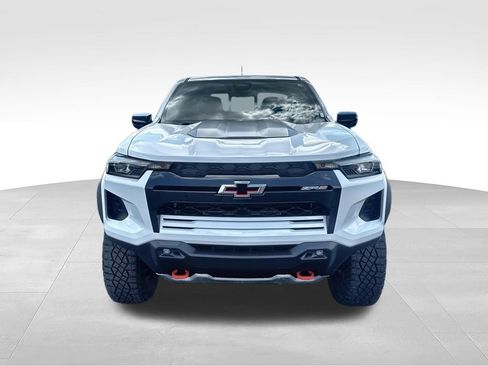 Used 2024 Chevrolet Colorado ZR2 w/ ZR2 Convenience Package III AWD/4WD image 4