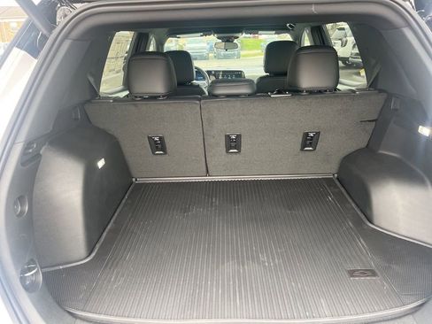New 2026 Chevrolet Equinox LT w/ Convenience Package II FWD image 5