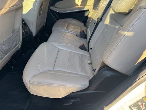 Used 2015 Mercedes-Benz GL 550 4MATIC image 25