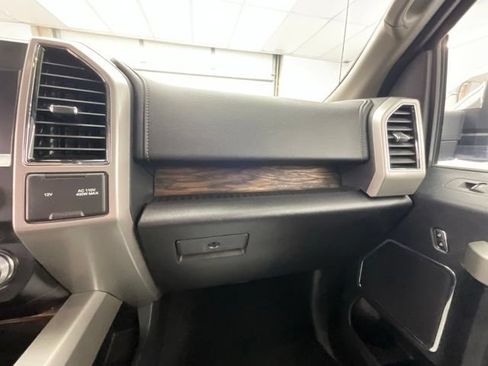 Used 2018 Ford F150 Lariat w/ Equipment Group 502A Luxury AWD/4WD image 10