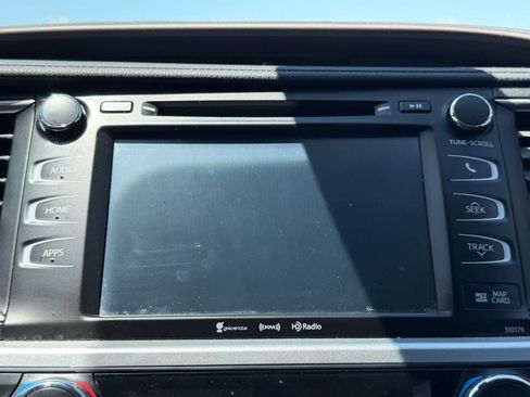 Used 2017 Toyota Highlander XLE FWD image 16