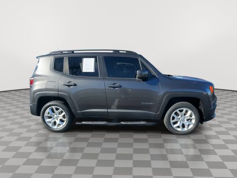 Used 2017 Jeep Renegade Latitude w/ Popular Equipment Group image 2