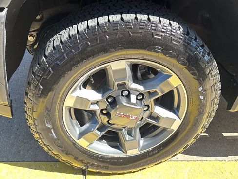Used 2025 GMC Sierra 2500 SLT w/ SLT Premium Package AWD/4WD image 13