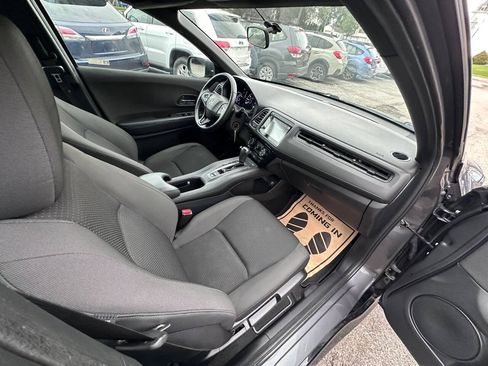 Used 2019 Honda HR-V Sport image 11